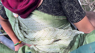 Desi Girlfriend Enjoy Outdoor Sex