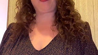 Peeing in Short Skirt & No Panties