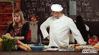 Pablo Ferrari Heats Up Kitchen with Sizzling Group Passion