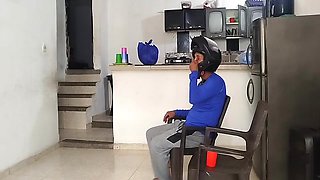 Housewife Fucks A Delivery Man