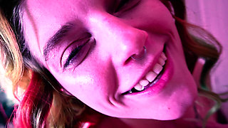 Roommates Suck off Influencer