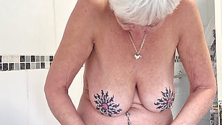 Shaving my pussy