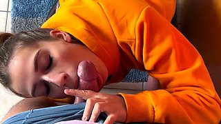 Amateur Blowjob Fun with Hot Body Brunette Babes