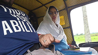 A Beautiful Indian Stanger Girl Sucked My Dick,when I Was Masturbating Inside the Auto