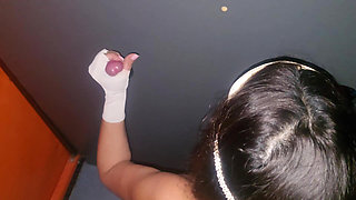 Gangbang in Swinger Club Swallowing Cum