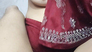 Big boobs Randi bhabhi lund se khel rahi hai