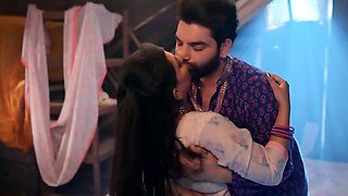 Slutty amateur flashing her big boobs in the backseat