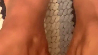 Feet toes and a tan!