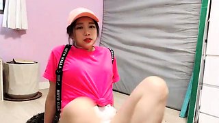 Lucky Guy Orders Delivery and Gets a Beautiful Big-Breasted