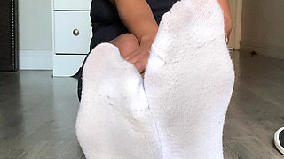 Latina Tanfeets Shoe and Sock Removal with Tits Out