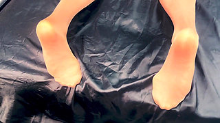 Kandy Gets Her Big Feet Worshipped and Sucked by the Godfather