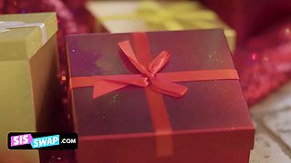 Kinky studs surprise their stepsisters with their cocks