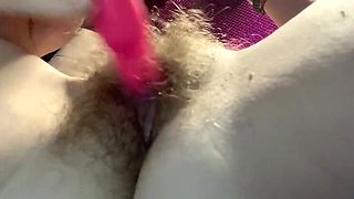 Hairy 40 YO MILF Has Epic First Squirting Orgasm – Her Body Shakes & Screams!