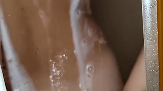 Caught My StepSis in Shower and Can't Stop Thinking About Sex with This Cute Girl