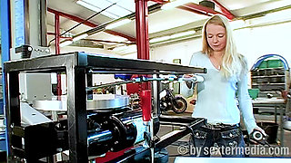 Doggy-style Machine Penetrates