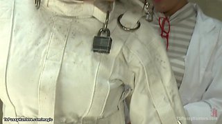 Big cock shemale scientist fucks babe