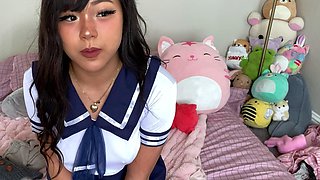 Amateur Webcam Cute Teen Plays Solo with Big Dildo