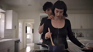 Olive Glass Pounds Mom