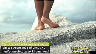 Doctor Tampa - Giggles Struts Feet In Heels