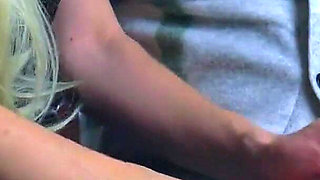 Am I the Best Wife of the Year? Romantic Hanjob for My Husband