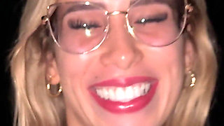 I Meet a Stranger on the Beach and We End up Having Sex at His Hotel