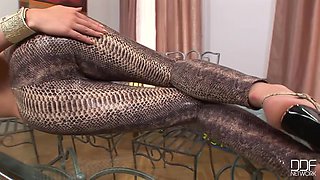 Gorgeous babe Kami poses