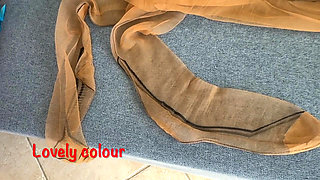 Mrs Mature Feet getting ready for a visitor 400