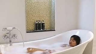 Horny Bath Time in a Luxury Room