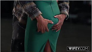 Hollywood Cash In Blonde Hotwife Candice Holds Hubbys Hand While Taking A Monster Bbc