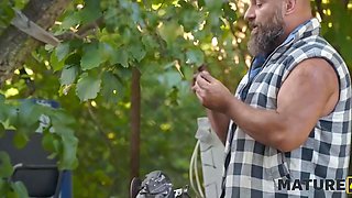 BBW Mature Bitch Gives Herself to Two Strangers in the Backyard - Publicly
