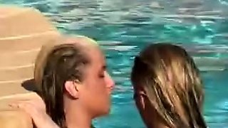 Glamour blonde babe outdoor deepthroat