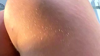 Amateur Ebony MILF Masturbating