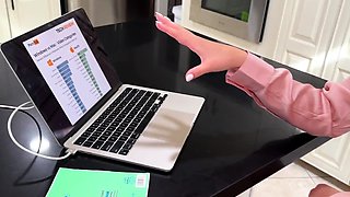 Seductive coworker forgot to wear her panties and sat on my