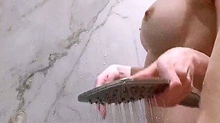Pussy close up by hot teen Yasmin