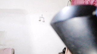 Real house maid was seducing me without a bra and put it in the mouth