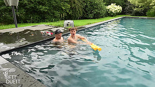 First Pool Fuck on Vacation!!