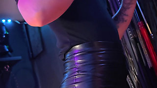 Boots, Tights, Leather Vibe - Maitresse Julia