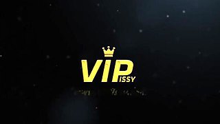 VIPissy featuring Elle Rose and Nikita Ricci's squirt dirt