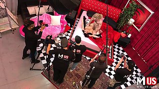 Mona Azar and Ophelia Kaan Lesbian Handjob