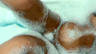 Close up MILF masturbation