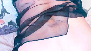 A new MILF model tries herself in porn