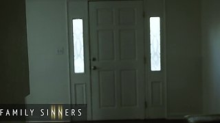 FAMILY SINNERS - Step-Nephews Give In To Curiosity & Test Their Sexual Chemistry In A Wild Appointment