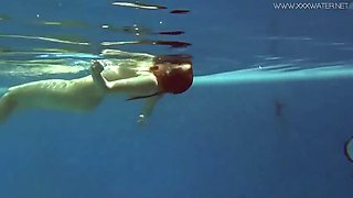 Juicy Russian Babe In The Pool - Lina Mercury