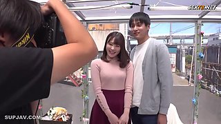 Japanese Babe having sex while doing a photoshoot