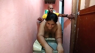 My Husband's Cuckold Called the Neighbor to Repair the Washing Machine and He Ends up Fucking Me Rich Leaving My Ass Full of Cum