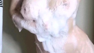 Amateur Big Boobs jerks Big Dick