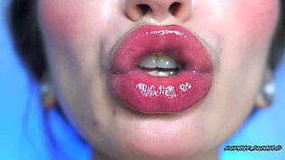 Intimate Close-up Clear Lipgloss Spitting Kiss