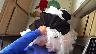 Stepmom's floor cleaning maid home porno