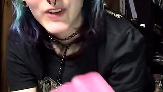 Cute amateur webcam teen girl toying pussy on webcam